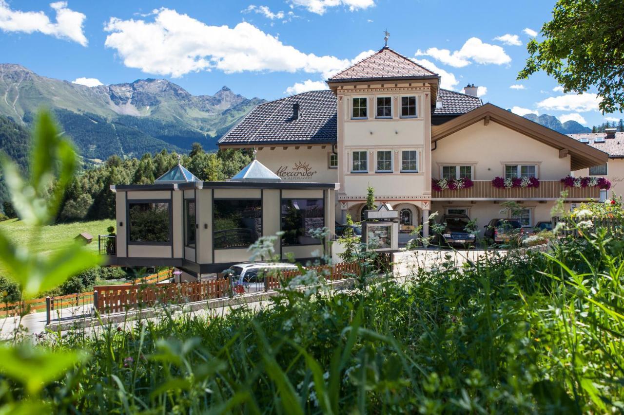 Alpenapart Ladis Ehemals Alpenapart Alexander Inklusive Sommer Bergbahnticket Zewnętrze zdjęcie